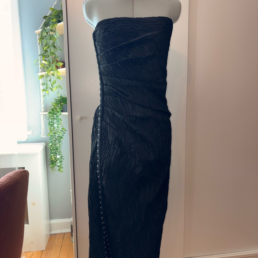 Elegant Black Strapless Textured Dress